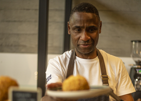 NT A CAFE 1T6A7249 Small